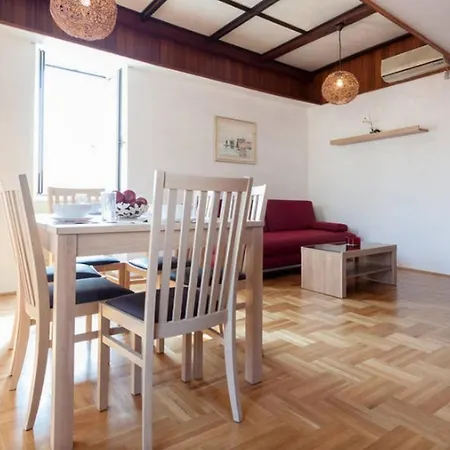 Apartment With Wifi - 22176 *